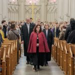 Das Rektorat und die Dekan*innen laufen bei der Immatrikulationsfeier im Dom St. Nikolai ein.