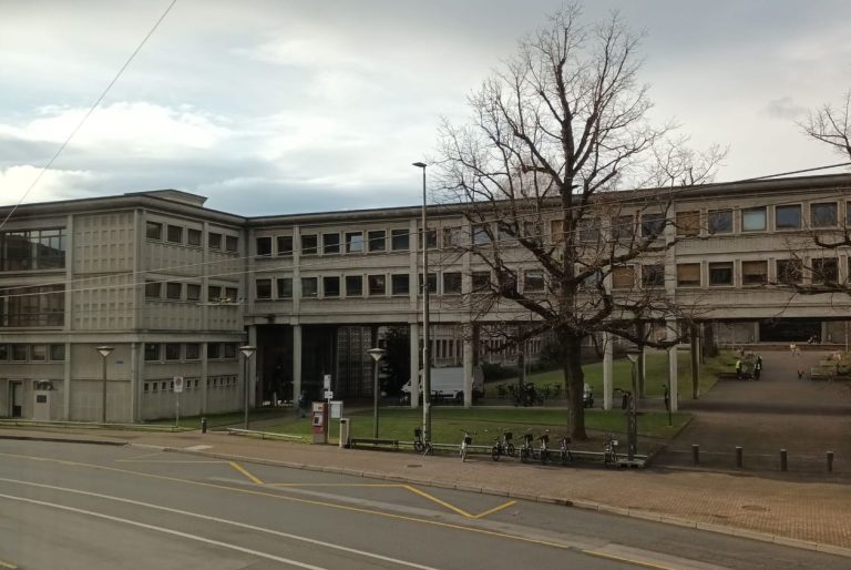 Das Foto zeigt die rechtswissenschaftliche Fakultät.