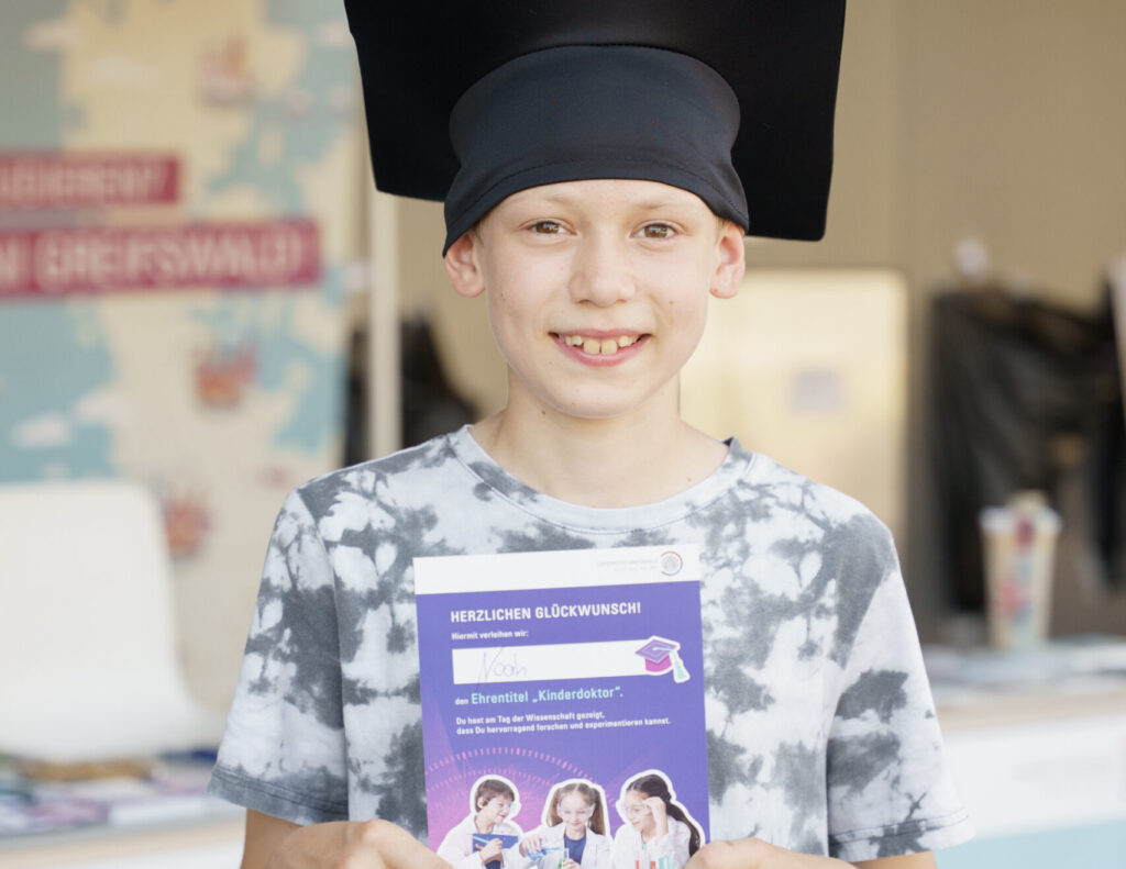 Mit einem Stempelheft zum Kinderdoktor: Noah hat es gewagt, © Martha Bahls