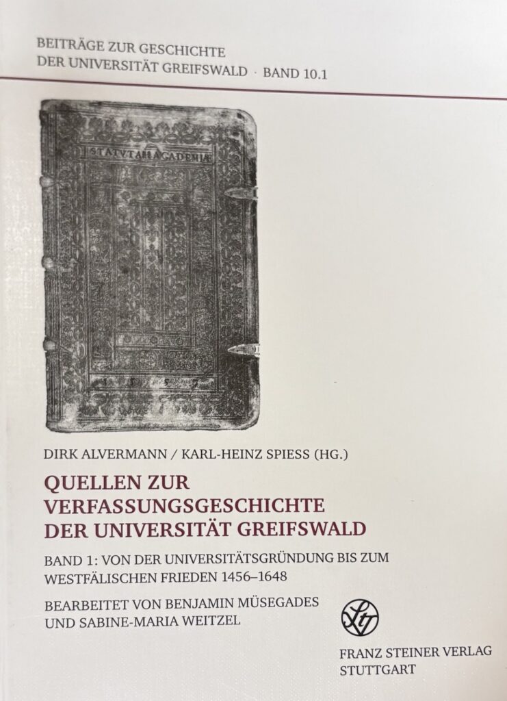Ein Cover von dem Buch Quellen zur Verfassungsgeschichte der Universität Greifswald.